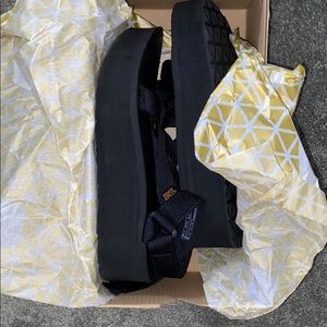 PLATFORM TEVAS BRAND NEW